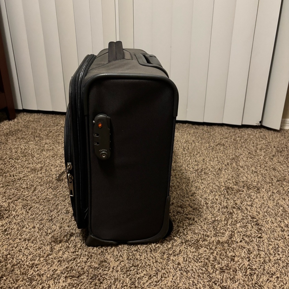 SAMSONITE Computer Work Travel Suitcase - Picture 3 of 16